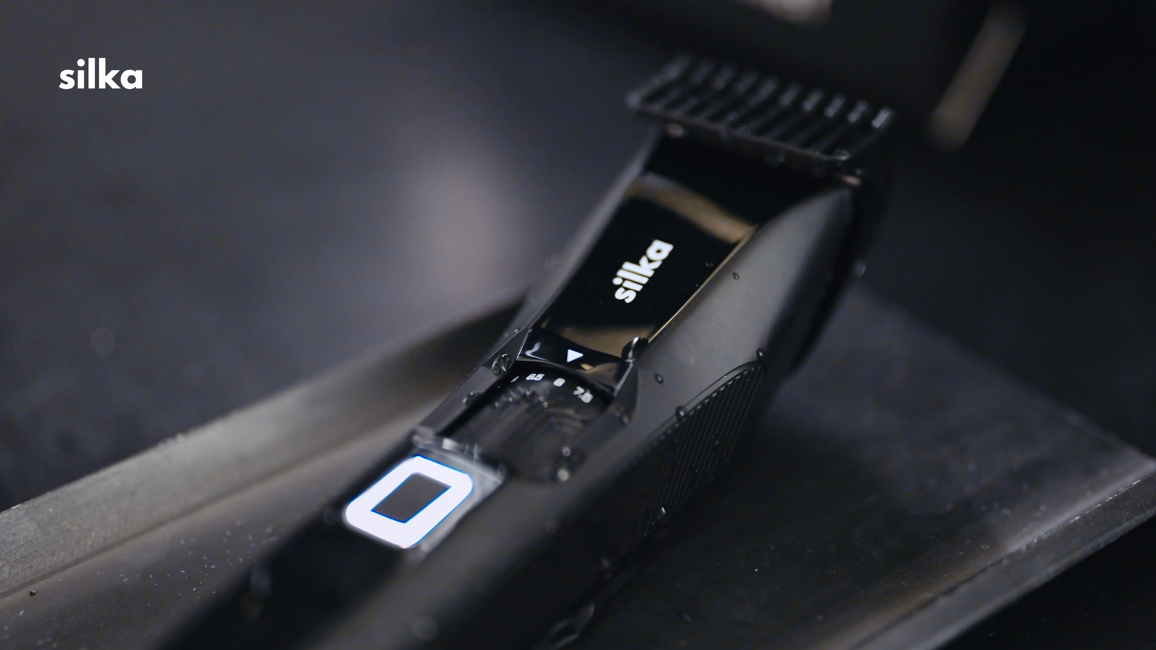 BEARD TRIMMER